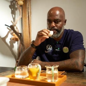 开云体育官网在线下载注册-【对话】喝茶侃球漫步北京，格拉菲特回忆德甲岁月